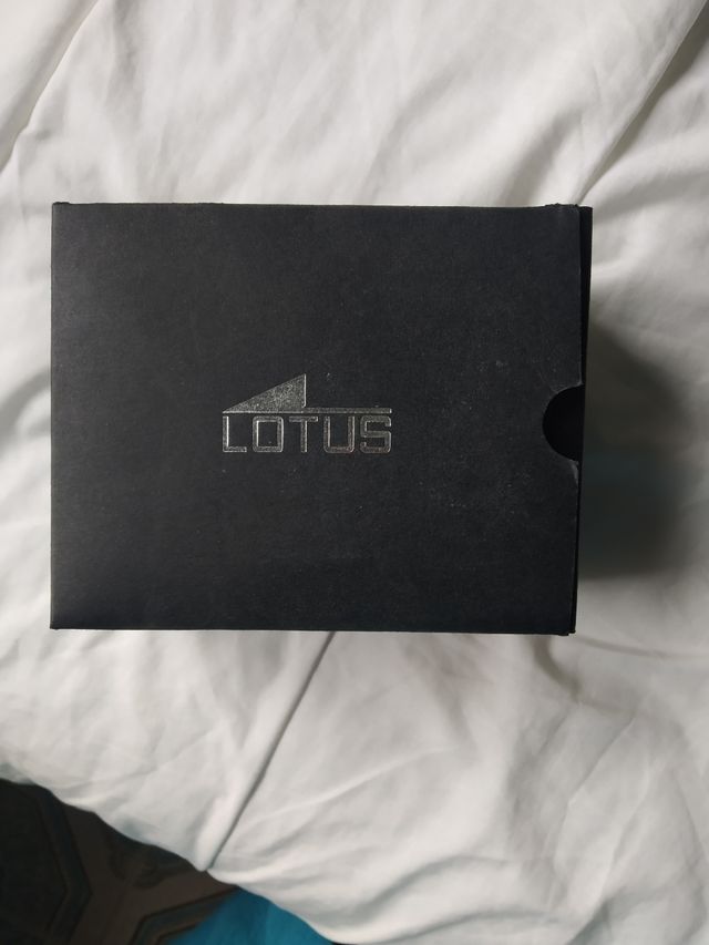 reloj lotus