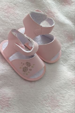 Sandalias nuevas bebe numero 18 de segunda mano por 2 EUR en Burgos en  WALLAPOP