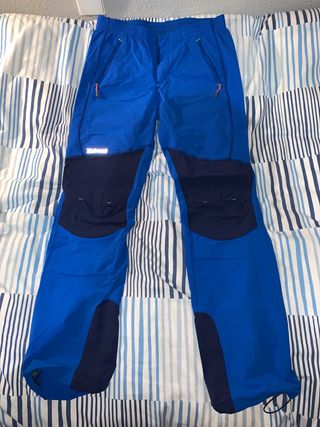 Pantalón Simond Decathlon de segunda mano por 25 EUR en Pozuelo de Alarcón  en WALLAPOP