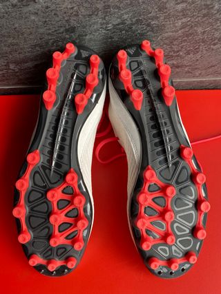 Adidas Predator césped artificial de segunda mano por 22 EUR en Oviedo en  WALLAPOP