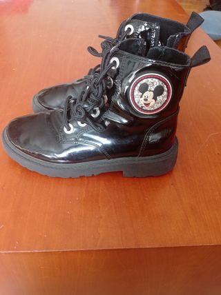 Botas charol Miky Zara T31 de segunda mano por 12 EUR en Sarriguren en  WALLAPOP