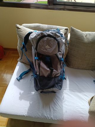 Mochila escalada\\/Camino de Santiago de segunda mano por 25 EUR en Madrid  en WALLAPOP