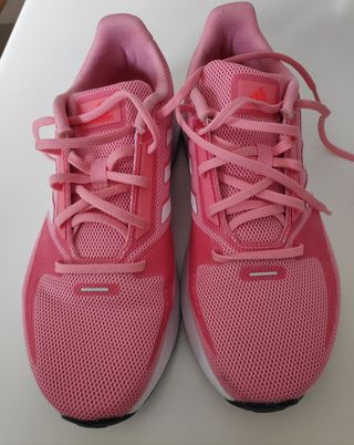Zapatillas Adidas mujer sin uso talla 40 de segunda mano por 30 EUR en  Madrid en WALLAPOP