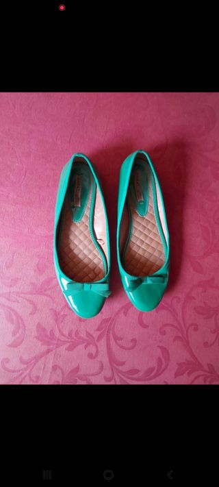 Bailarinas verdes Zara de segunda mano por 5 EUR en Santiago de Compostela  en WALLAPOP