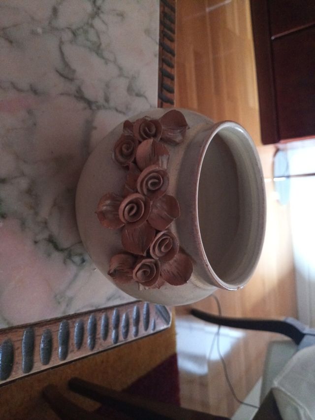 precioso jarrón/ bombonera antiguo.H.a mano