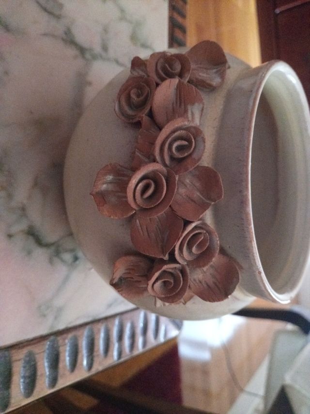 precioso jarrón/ bombonera antiguo.H.a mano