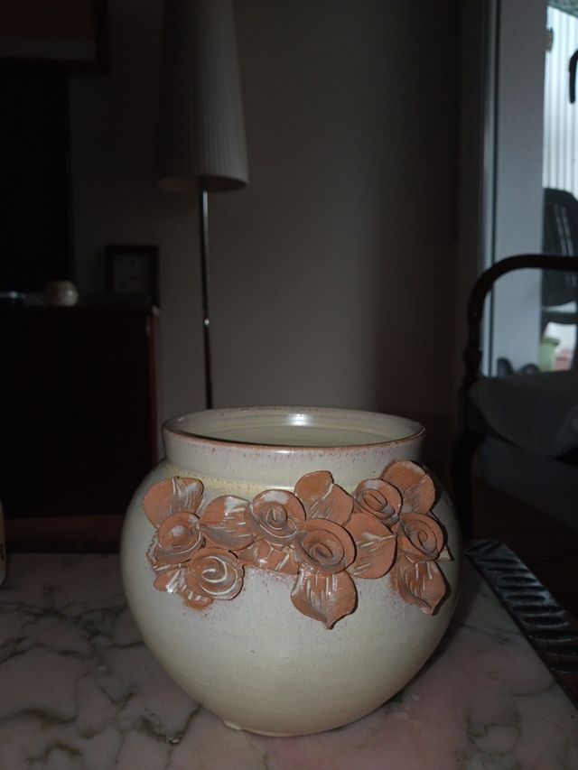 precioso jarrón/ bombonera antiguo.H.a mano