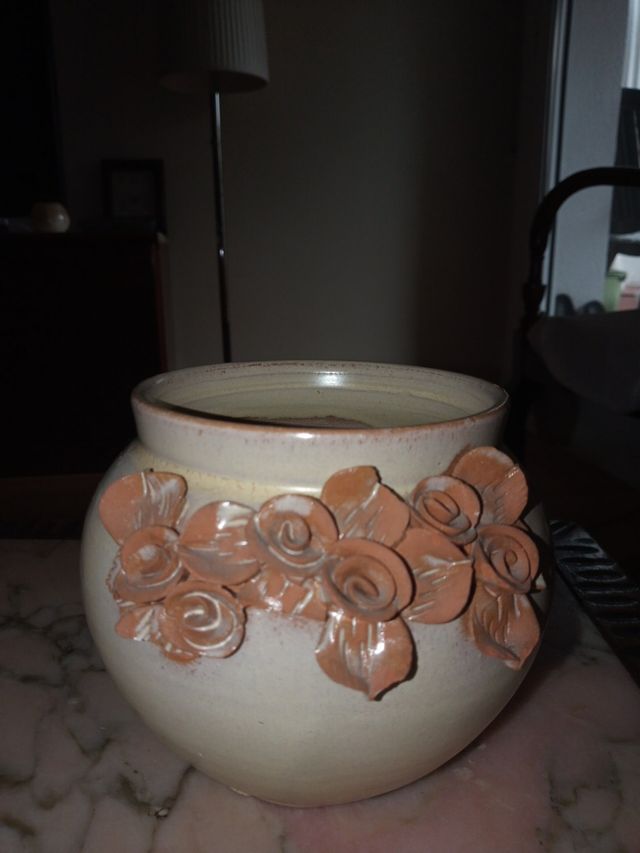 precioso jarrón/ bombonera antiguo.H.a mano