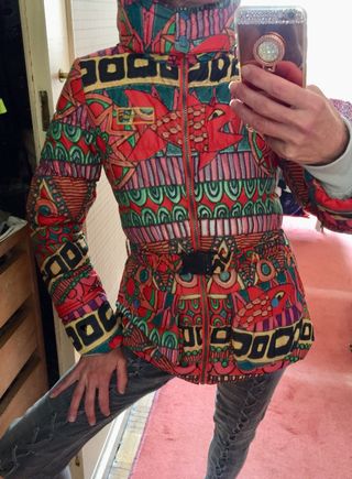 Chaqueta multicolor de Desigual de segunda mano por 15 EUR en Madrid en  WALLAPOP
