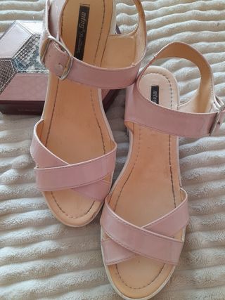 Sandalias Mustang de segunda mano por 6 EUR en Navalcarnero en WALLAPOP