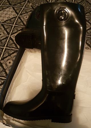 Botas de agua armani de segunda mano por 50 EUR en Vic en WALLAPOP
