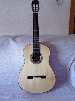 Guitarra Flamenca Valeriano Bernal Padre de segunda mano por 2 EUR en  Algodonales en WALLAPOP