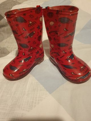 Botas de agua talla 22-23 de segunda mano por 5 EUR en Silleda en WALLAPOP