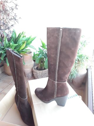 Botas preciosas ante marrones. Pedro Miralles. de segunda mano por 35 EUR  en Granada en WALLAPOP
