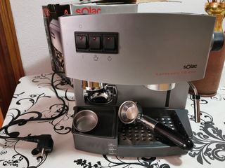 Cafetera espresso Solac 18 bar de segunda mano por 80 EUR en Torrejón de  Ardoz en WALLAPOP