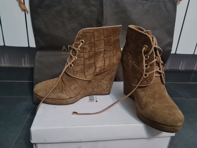 Cuñas de Adolfo Dominguez