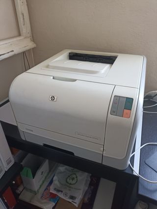 Impresora HP Color LaserJet CP1215 de segunda mano por 50 EUR en Zamora en  WALLAPOP
