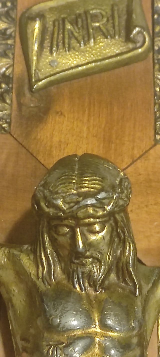 Antiguo crucifijo madera y bronce