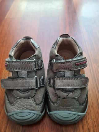 Zapatos Biomecanics talla 21. de segunda mano por 15 EUR en Nanclares de La  Oca en WALLAPOP