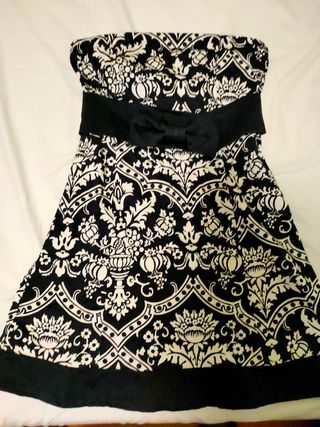 Vestido de fiesta de segunda mano por 15 EUR en Santa Coloma de Gramenet en  WALLAPOP
