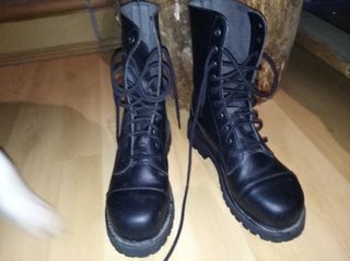 Botas Veganas de segunda mano en WALLAPOP