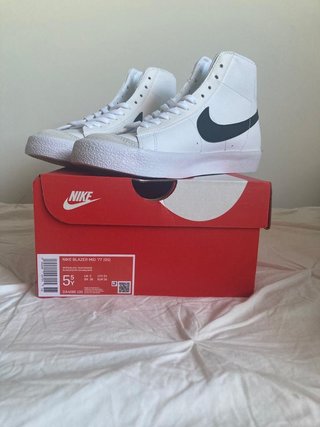 Nike blazer mujer talla 38. Sin estrenar. de segunda mano por 80 EUR en  Madrid en WALLAPOP