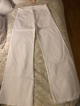 Pantalón Nicoli de segunda mano por 25 EUR en Madrid en WALLAPOP