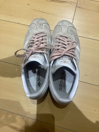 Adidas Gazelle Rosa palo 40 2\\/3 de segunda mano por 50 EUR en Barcelona en  WALLAPOP