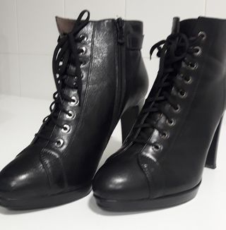 Botines piel negra, Nero Giardini de segunda mano por 95 EUR en Llodio en  WALLAPOP