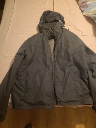 Abrigo impermeable decathlon XXL de segunda mano por 20 EUR en Barcelona en  WALLAPOP