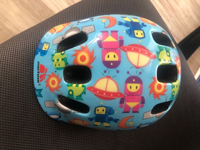 Casco infantil