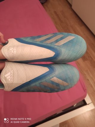 BOTAS DE FUTBOL ADIDAS X SIN CORDONES de segunda mano por 20 EUR en  Zaragoza en WALLAPOP