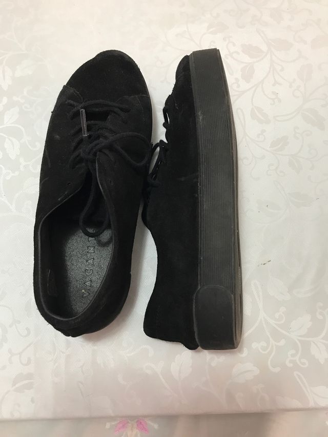 2 pares de zapatos número 40