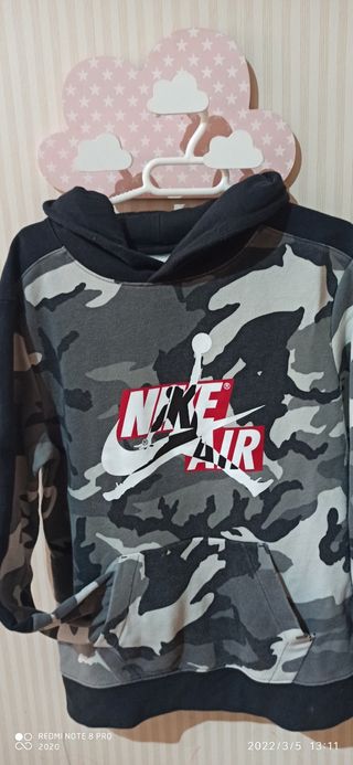Sudadera jordan de segunda mano por 10 EUR en Pamplona en WALLAPOP