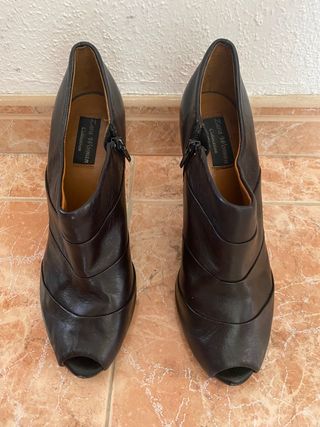 Botines peep-toe, de Zara de segunda mano por 10 EUR en Valladolid en  WALLAPOP
