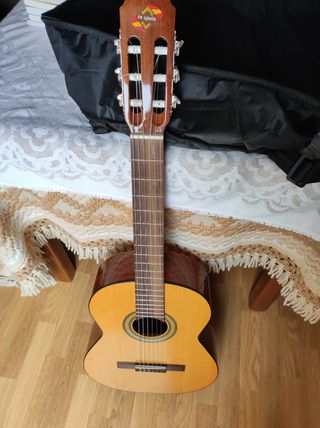 Guitarra Española Admira Rosario de segunda mano por 100 EUR en Don Benito  en WALLAPOP
