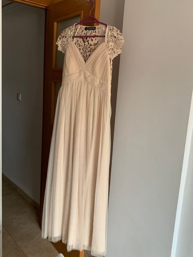 Vestido largo con espalda de encaje