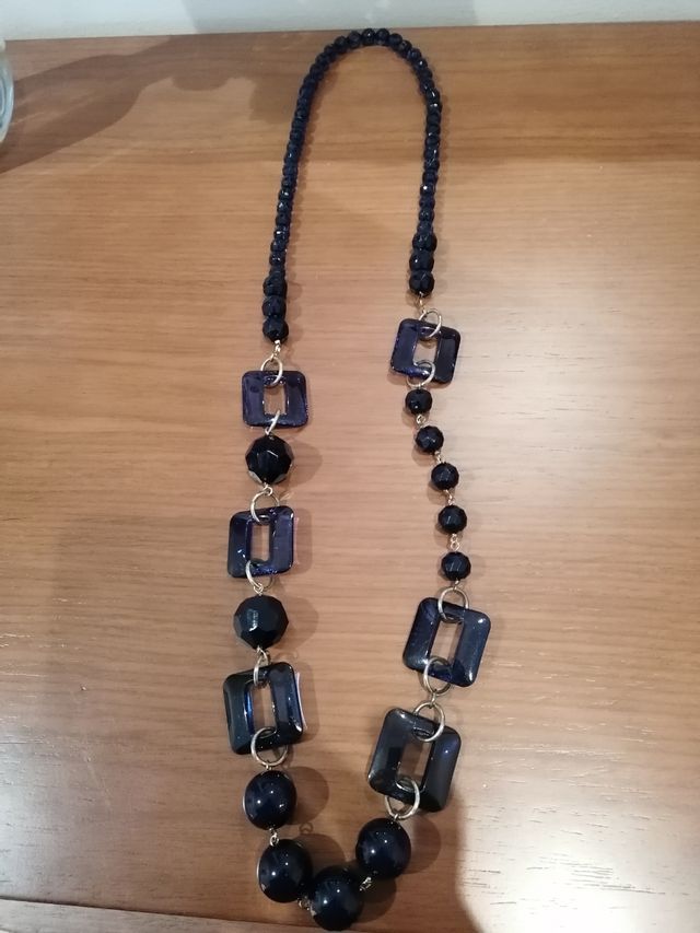 collar azul