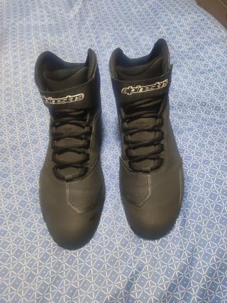 Botines alpinestar sektor de segunda mano por 70 EUR en Vitoria-Gasteiz en  WALLAPOP