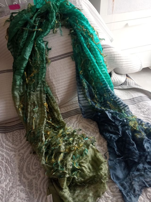 pañuelo muy bonito tonos verdes