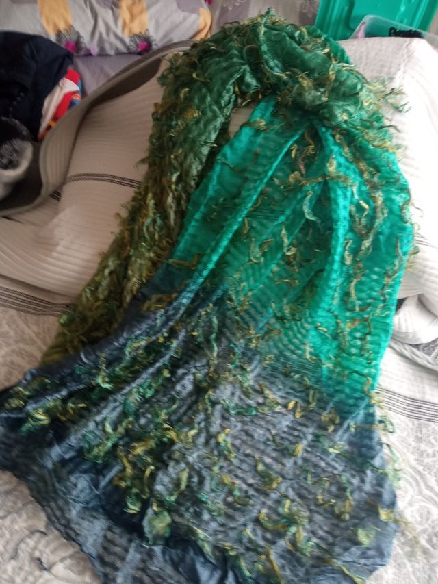 pañuelo muy bonito tonos verdes