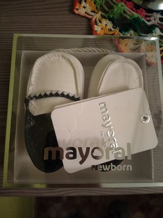 Zapatos de bebé talla 18 de segunda mano por 5 EUR en Maracena en WALLAPOP