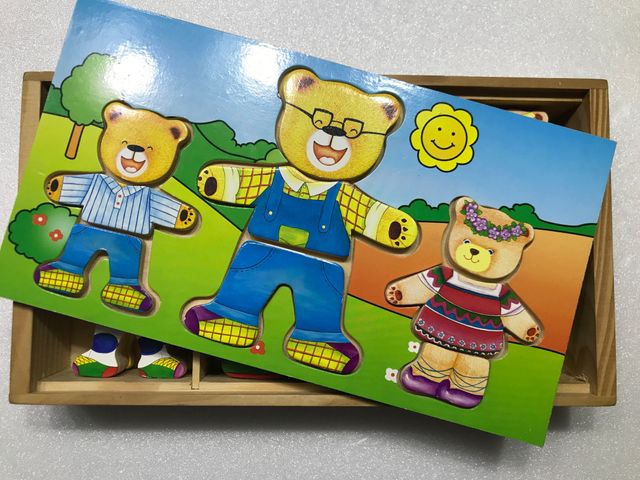 Puzzle de madera con piezas ositos intercambiables