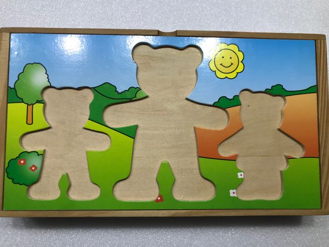 Puzzle de madera con piezas ositos intercambiables