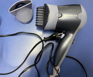 Secador de pelo \\/alisador Rowenta de segunda mano por 25 EUR en Cullera en  WALLAPOP