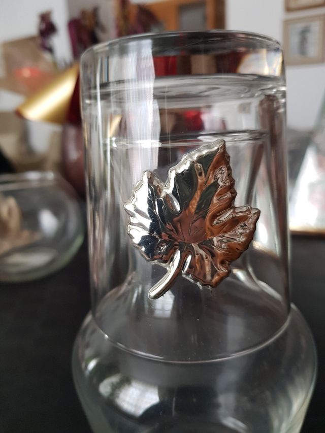 Jarrón y vaso de cristal 