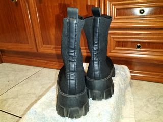 Botas negras de tela de segunda mano por 13 EUR en Seseña en WALLAPOP
