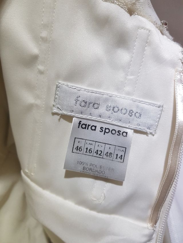 Vestido de novia con piedrería de Donatela