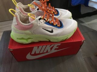 Zapatillas Nike talla 37,5 de segunda mano por 40 EUR en Fuengirola en  WALLAPOP