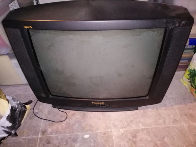 Televisor Panasonic modelo Quintrix